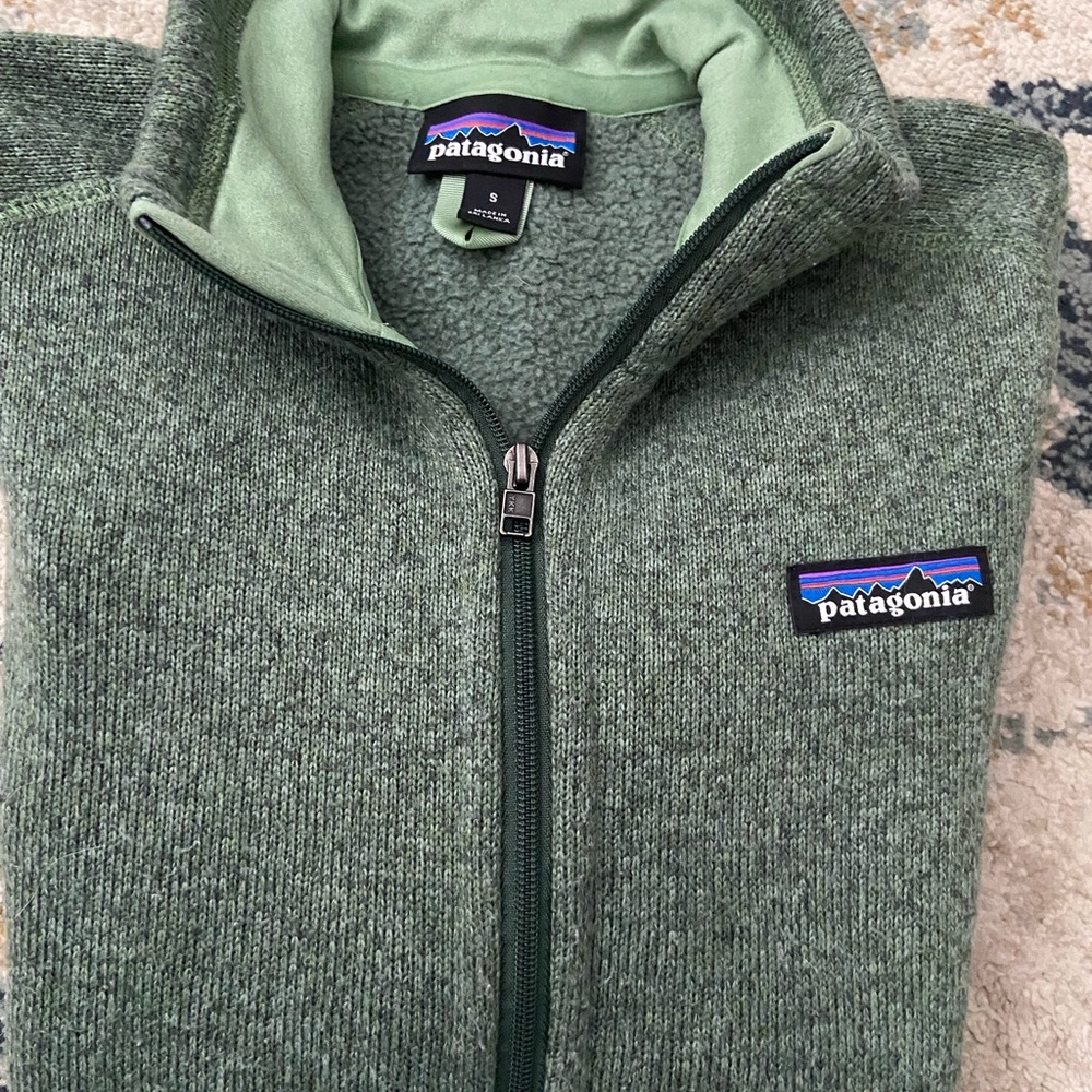 Small Patagonia zip up fleece